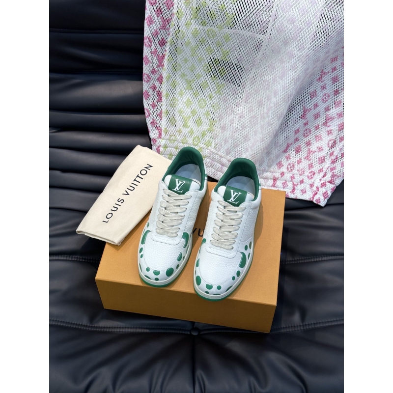l**is V*t*n sneakers